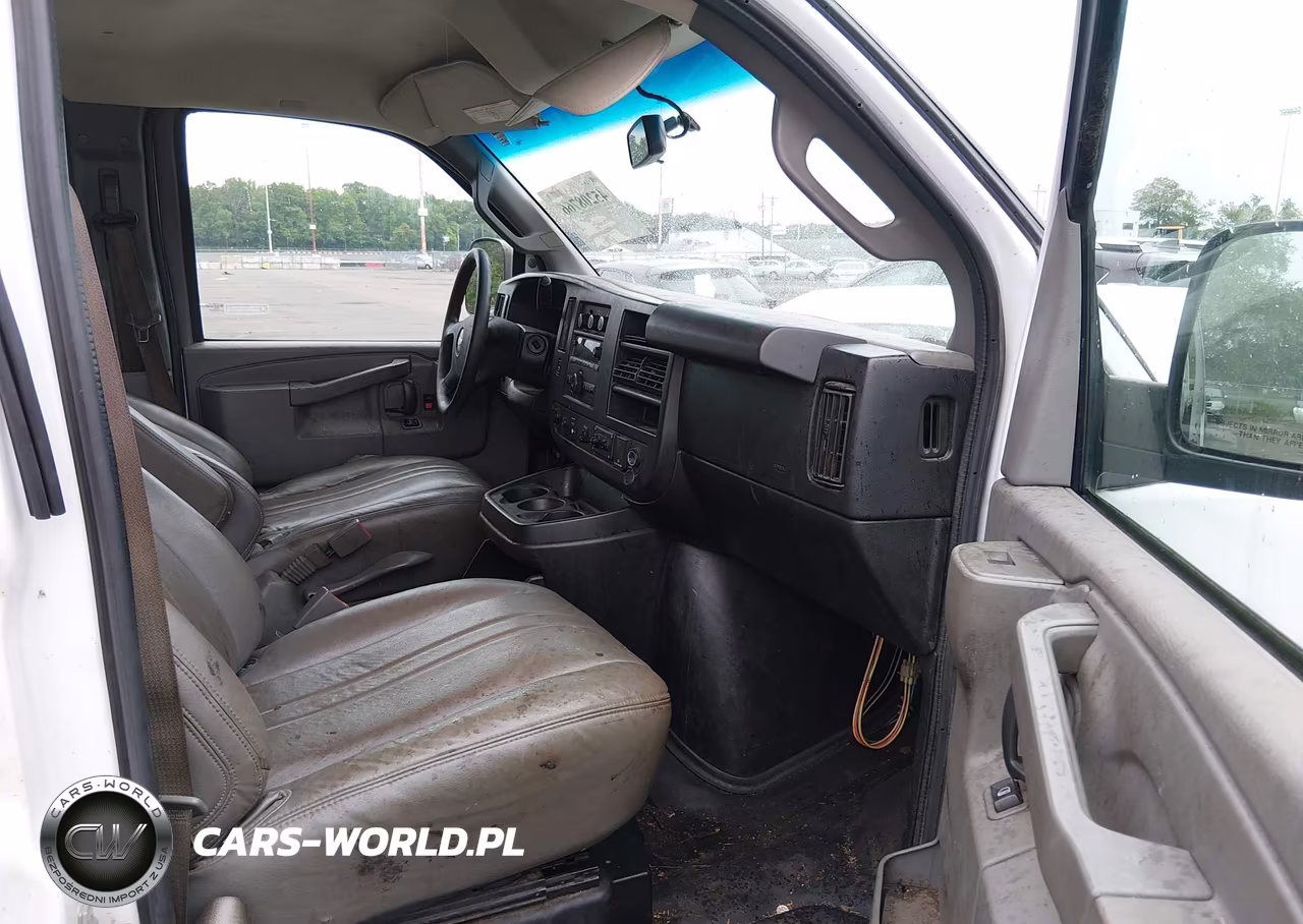 2017 Chevrolet Express 2500 Work Van VIN:1GCWGAFFXH1339068 - 5