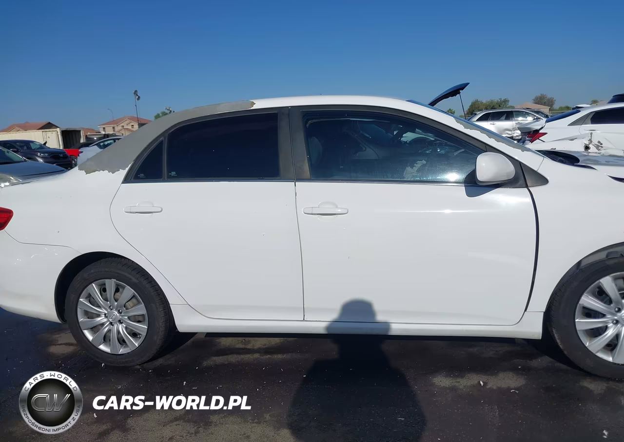 2013 Toyota Corolla Le VIN:5YFBU4EEXDP156261 - 13