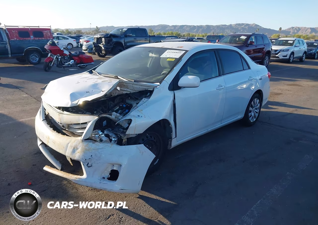 2013 Toyota Corolla Le VIN:5YFBU4EEXDP156261 - 2