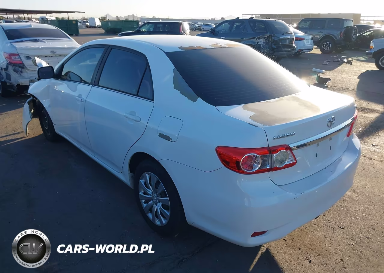 2013 Toyota Corolla Le VIN:5YFBU4EEXDP156261 - 3