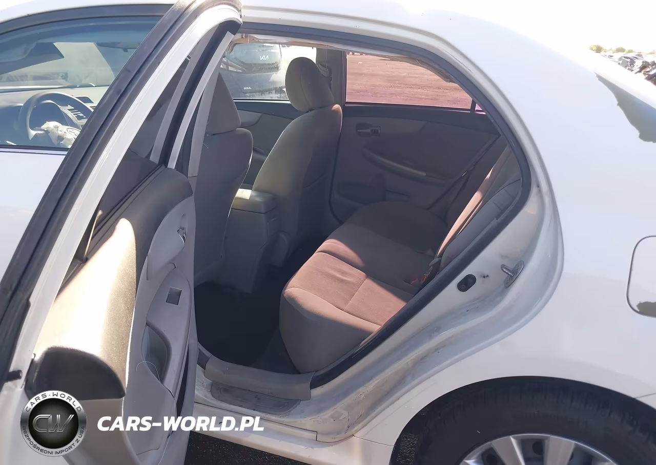 2013 Toyota Corolla Le VIN:5YFBU4EEXDP156261 - 8