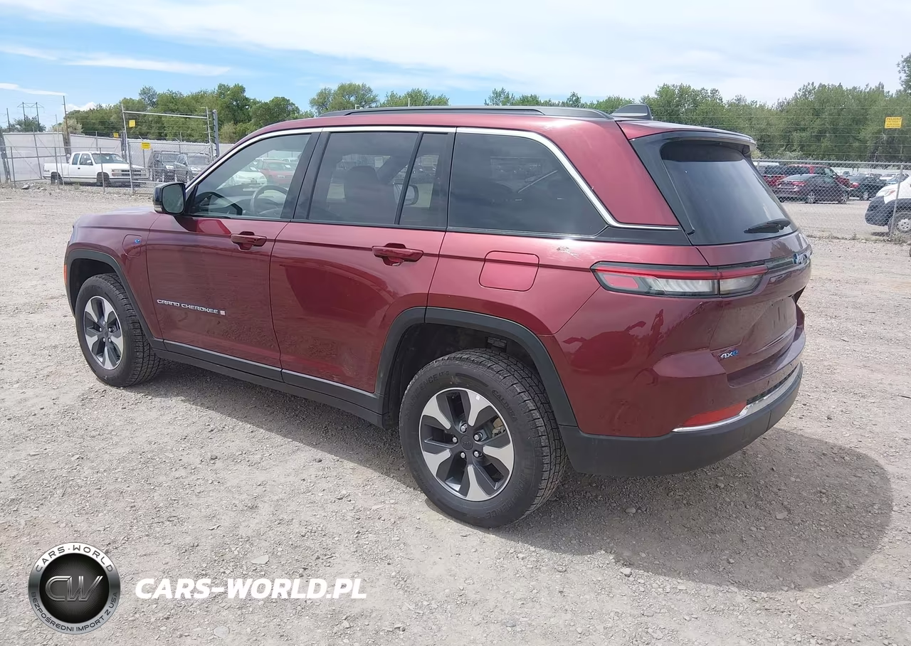 2024 Jeep Grand Cherokee 4Xe VIN:1C4RJYB62R8566860 - 3