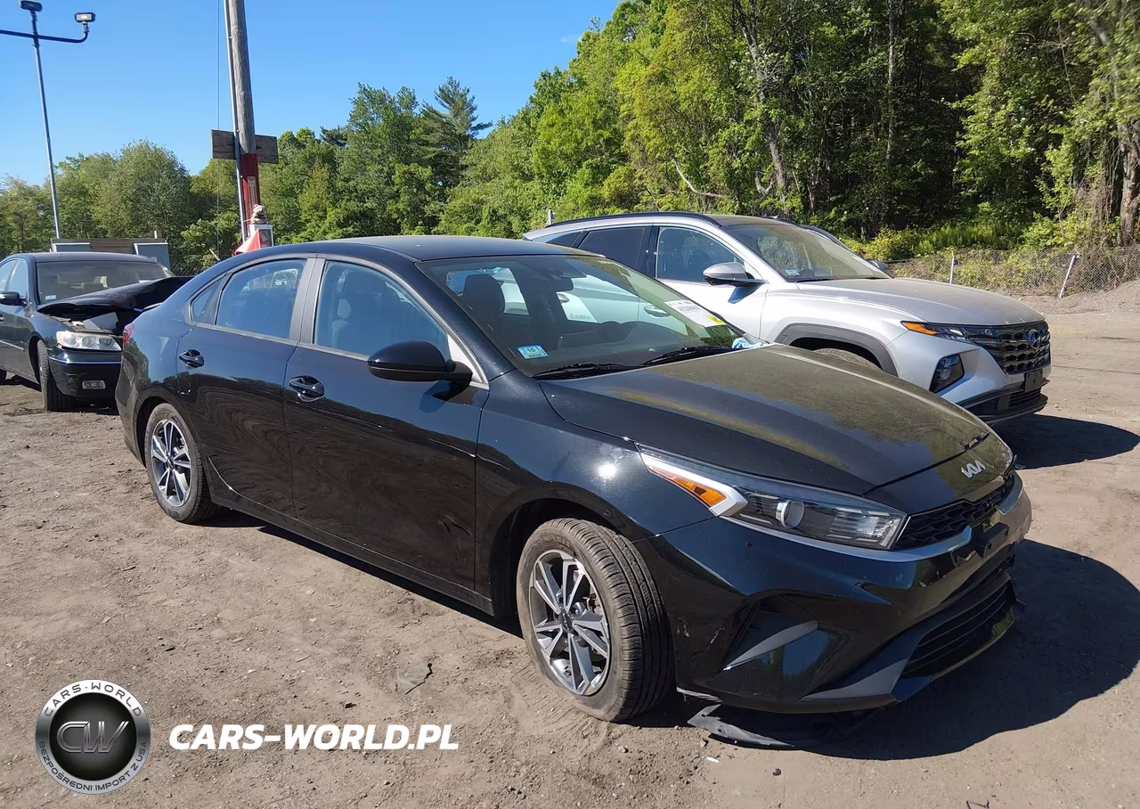 2022 Kia Forte Lxs – zdjęcie 1 z 16