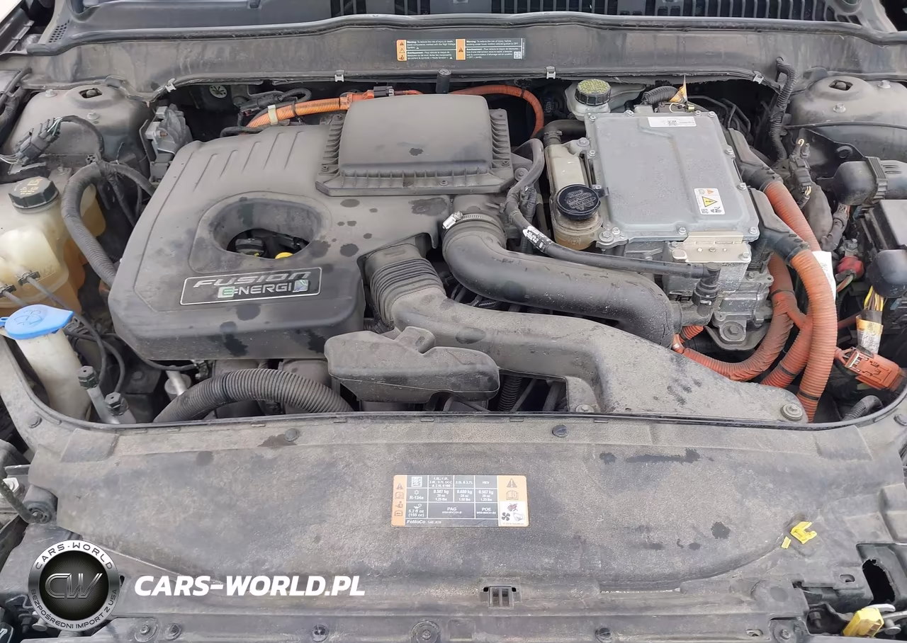 2015 Ford Fusion Energi Titanium VIN:3FA6P0SU1FR147531 - 10