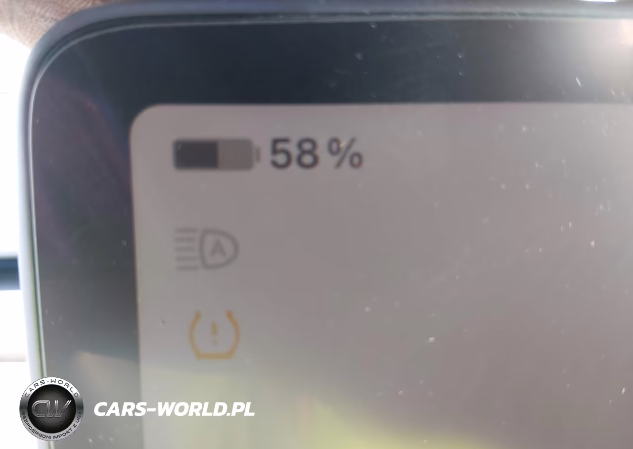 2023 Tesla Model Y VIN:7SAYGDEE9PF613033 - 17