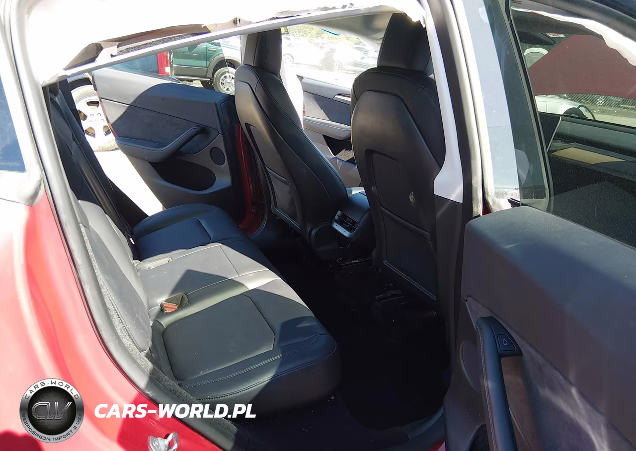2023 Tesla Model Y VIN:7SAYGDEE9PF613033 - 8