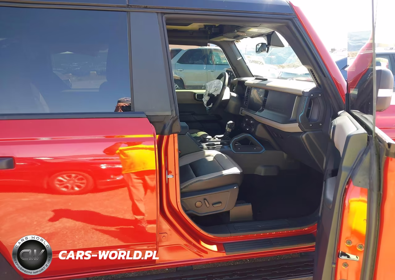 2024 Ford Bronco Wildtrak VIN:1FMEE2BP3RLA88739 - 5