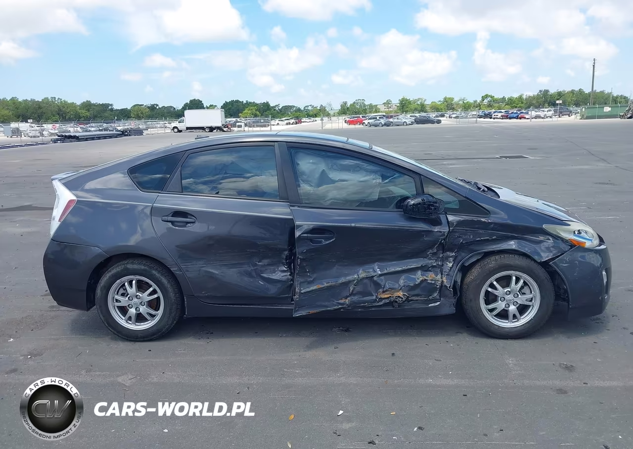 2011 Toyota Prius Four VIN:JTDKN3DU3B5340709 - 14