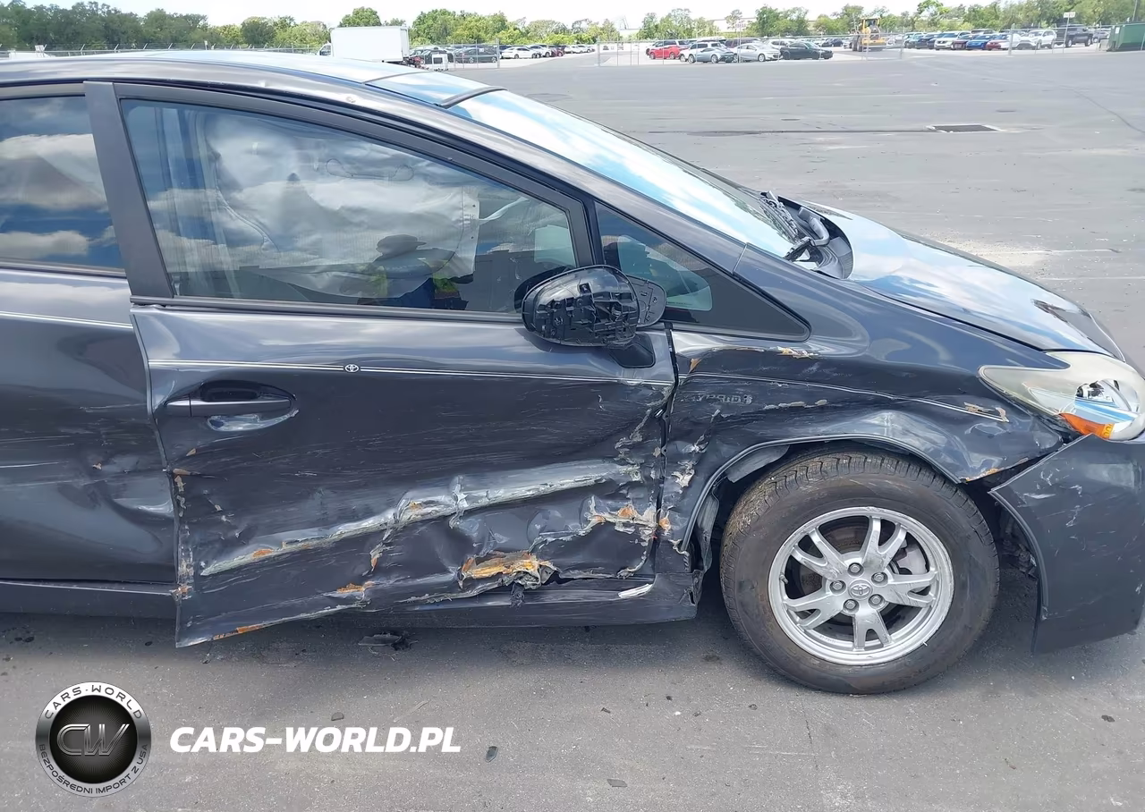 2011 Toyota Prius Four VIN:JTDKN3DU3B5340709 - 18