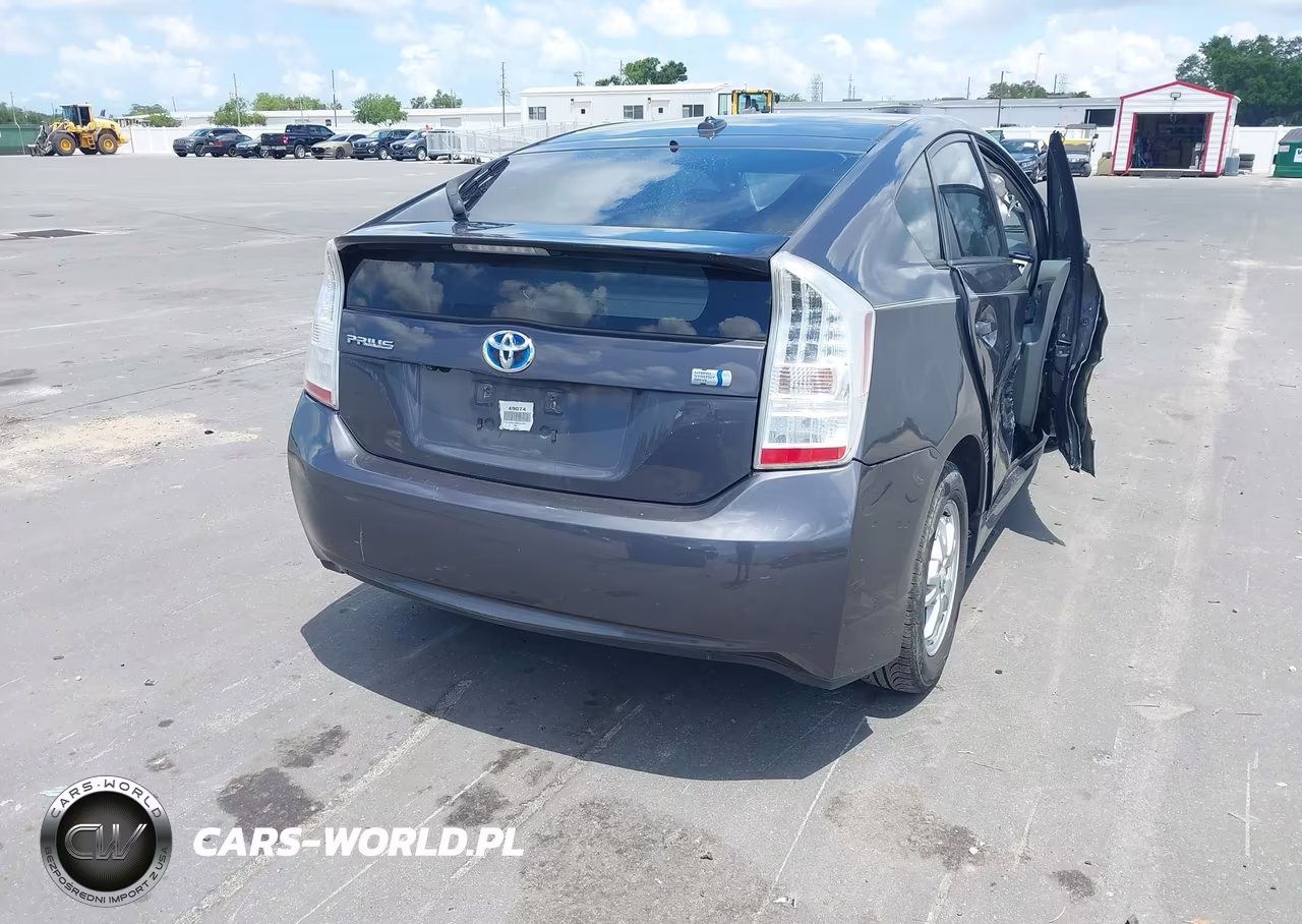 2011 Toyota Prius Four VIN:JTDKN3DU3B5340709 - 4