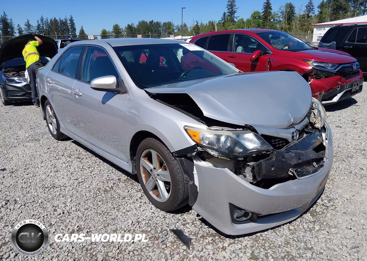 2014 Toyota Camry Se – zdjęcie 1 z 18