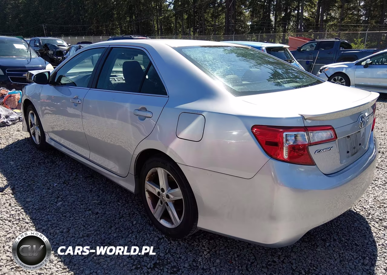 2014 Toyota Camry Se VIN:4T1BF1FK3EU397558 - 3