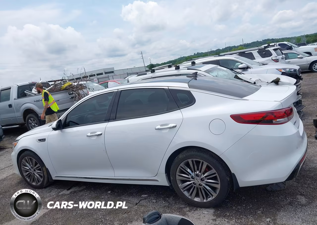 2018 Kia Optima Sx Turbo VIN:5XXGV4L23JG249848 - 13