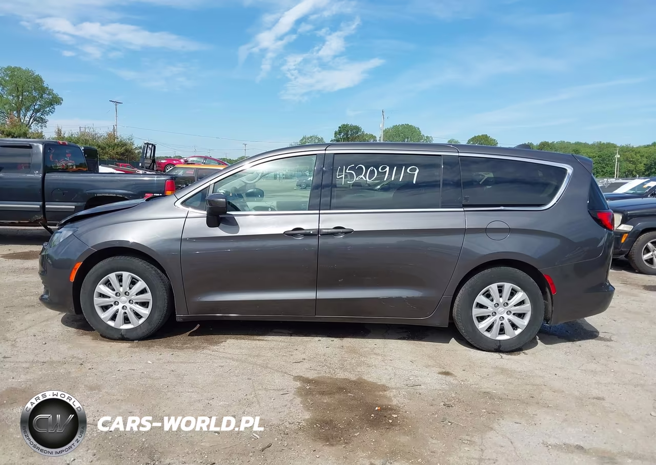 2019 Chrysler Pacifica L VIN:2C4RC1AG4KR702881 - 14
