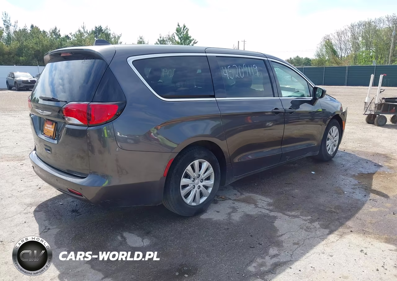 2019 Chrysler Pacifica L VIN:2C4RC1AG4KR702881 - 4
