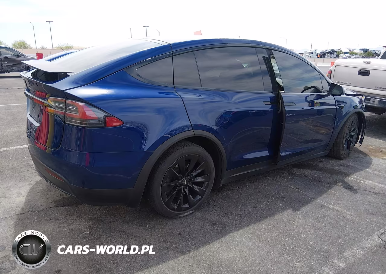 2017 Tesla Model X VIN:5YJXCDE22HF076064 - 4