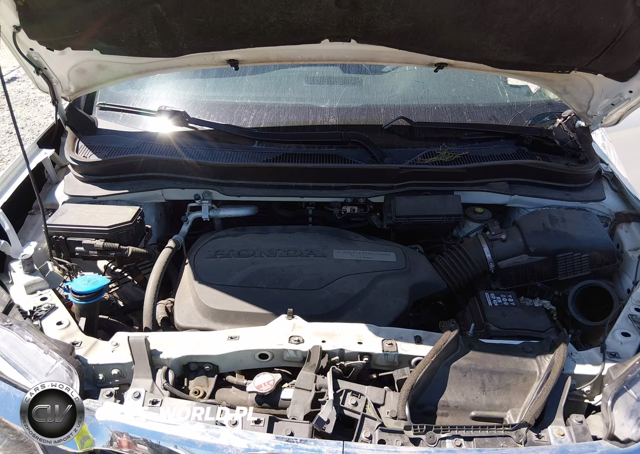2018 Honda Pilot Touring VIN:5FNYF6H93JB066553 - 10