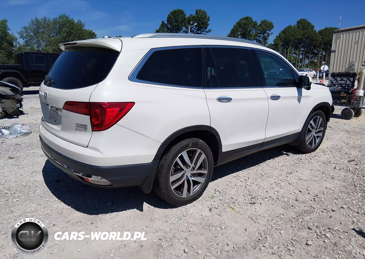 2018 Honda Pilot Touring VIN:5FNYF6H93JB066553 - 4