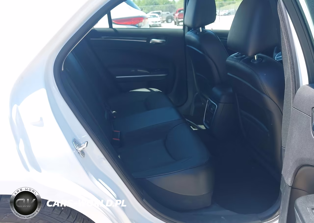 2018 Chrysler 300 Limited Awd VIN:2C3CCAKG7JH199067 - 8