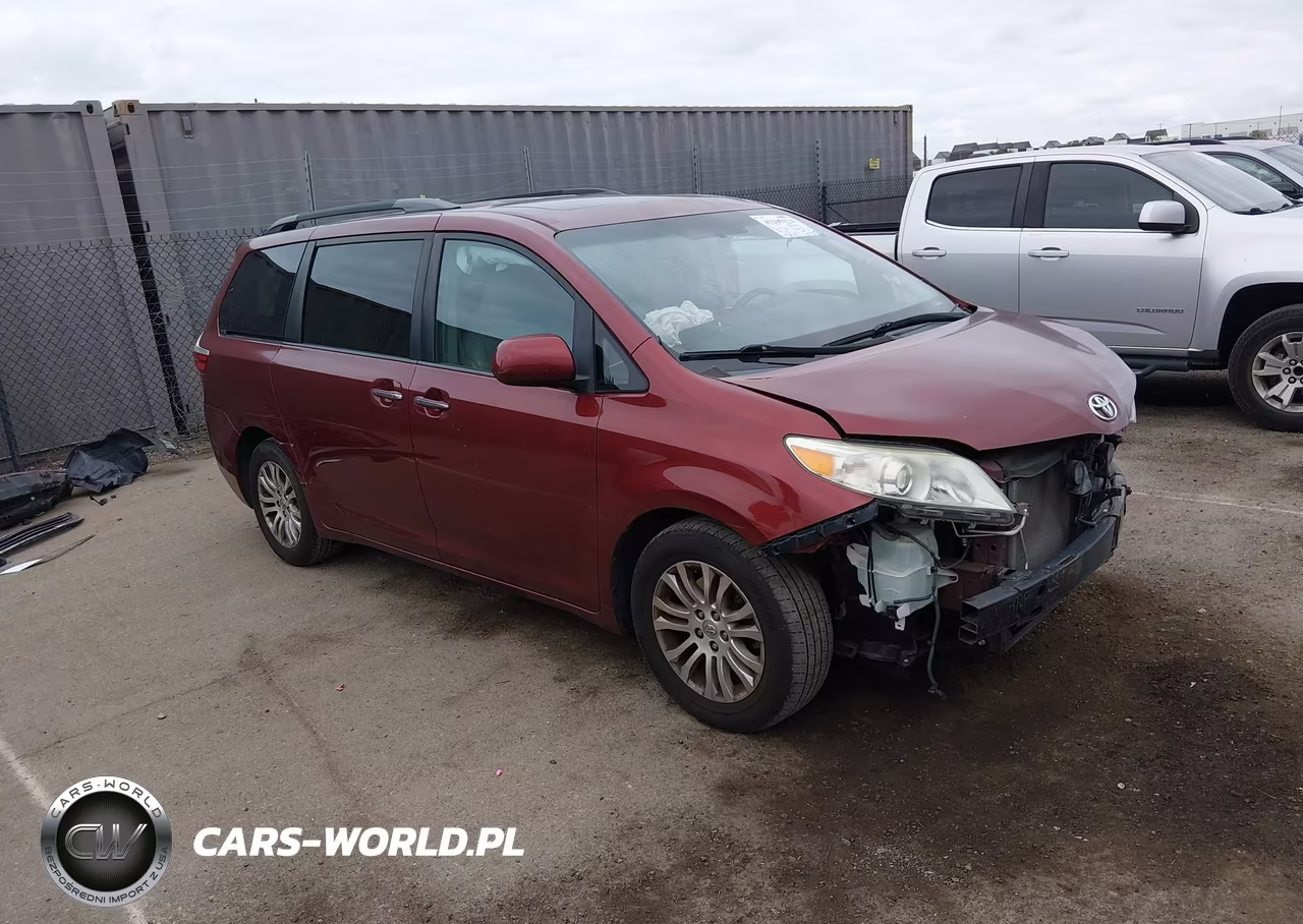 2015 Toyota Sienna Xle Premium 8 Passenger – zdjęcie 1 z 17