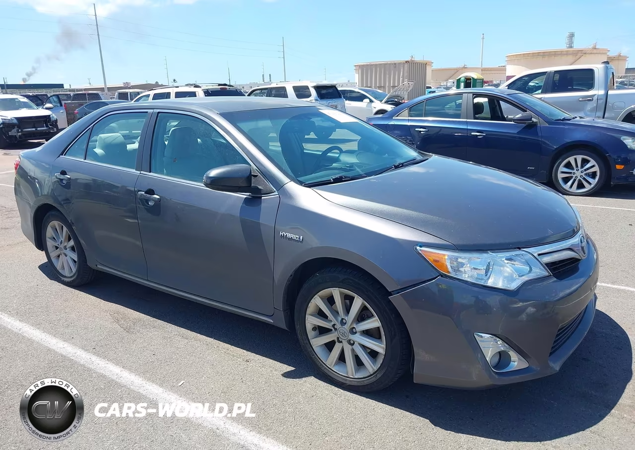 2013 Toyota Camry Hybrid Xle – zdjęcie 1 z 17