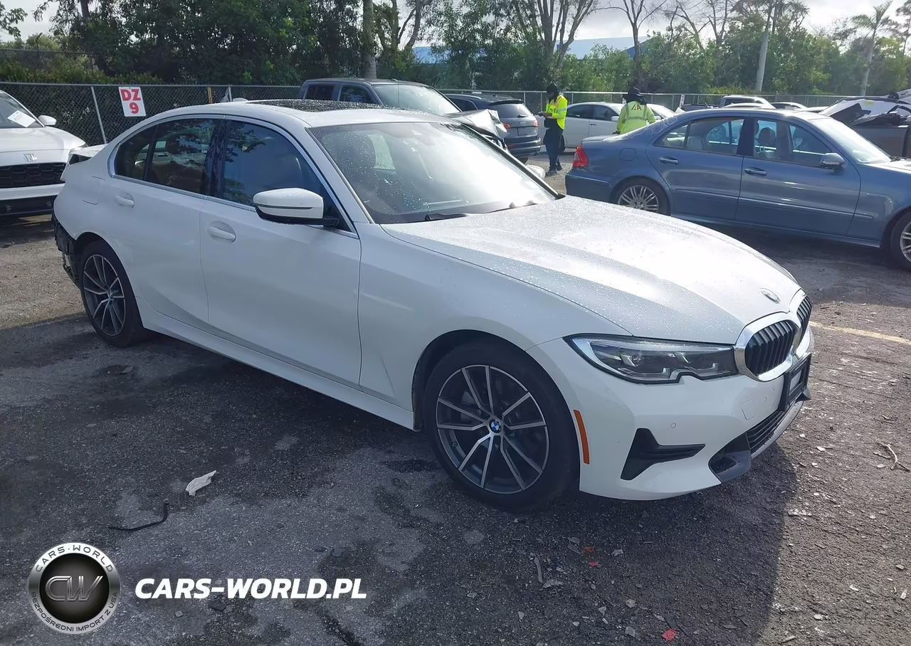 2021 BMW 330I xDrive – zdjęcie 1 z 17
