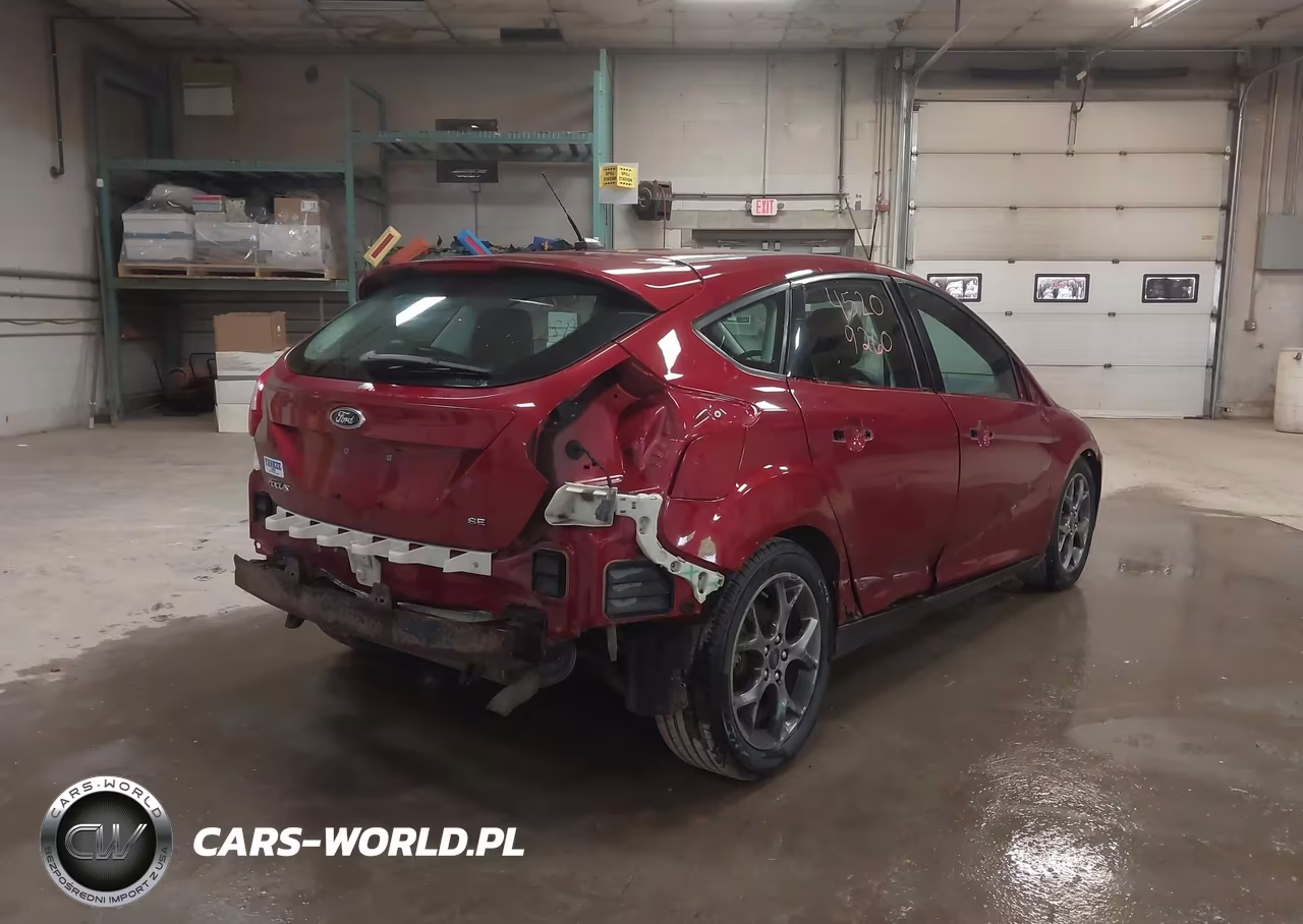 2014 Ford Focus Se VIN:1FADP3K28EL344040 - 4