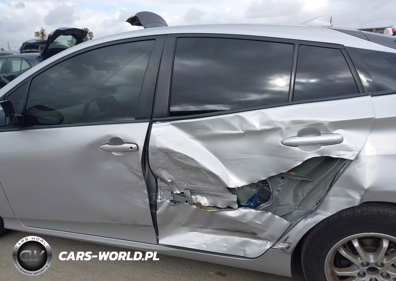 2017 Toyota Prius Two VIN:JTDKBRFU2H3045243 - 6