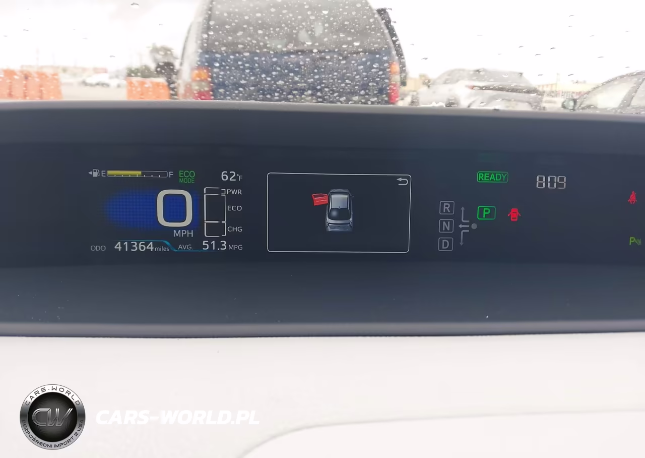 2017 Toyota Prius Two VIN:JTDKBRFU2H3045243 - 7