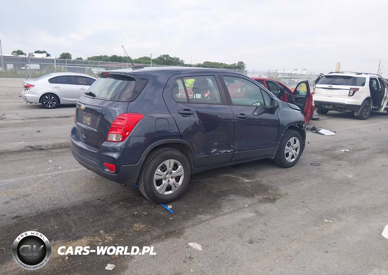 2019 Chevrolet Trax Ls VIN:3GNCJKSB9KL139691 - 4