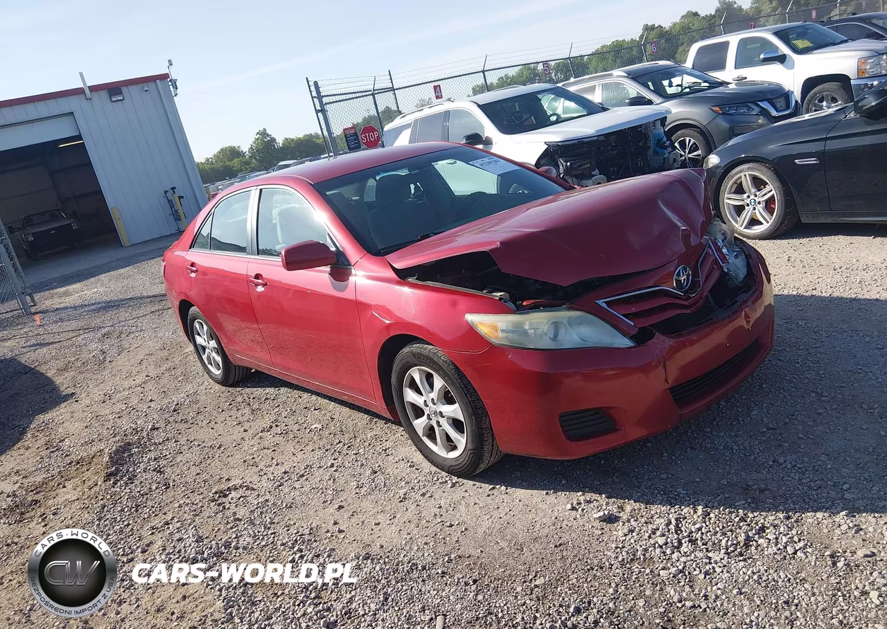 2011 Toyota Camry Le – zdjęcie 1 z 16