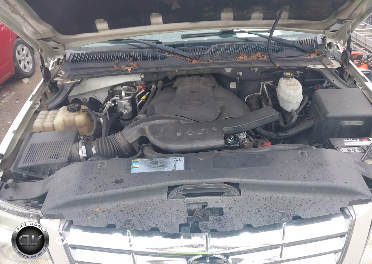2005 Cadillac Escalade Standard VIN:1GYEK63N95R258413 - 10