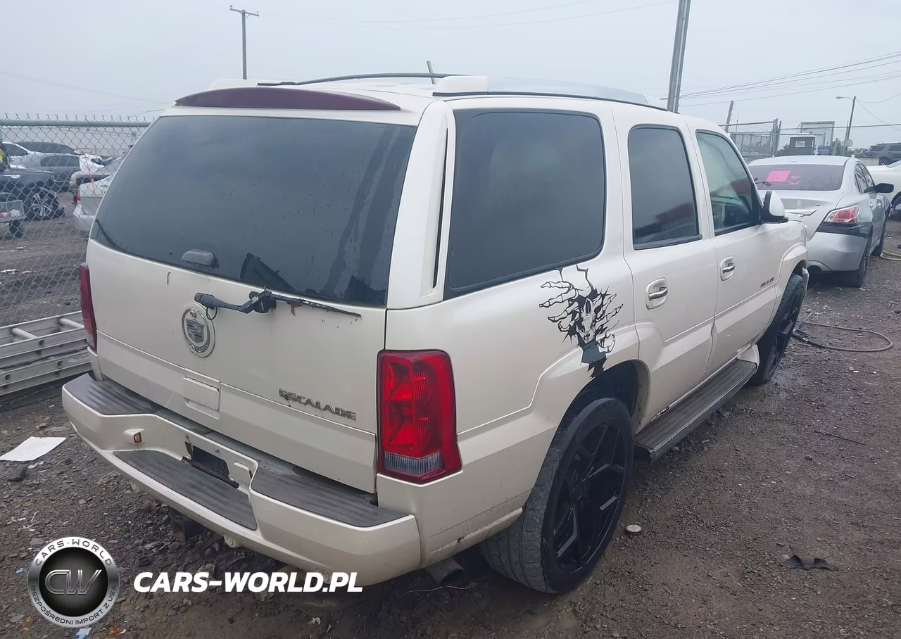 2005 Cadillac Escalade Standard VIN:1GYEK63N95R258413 - 4