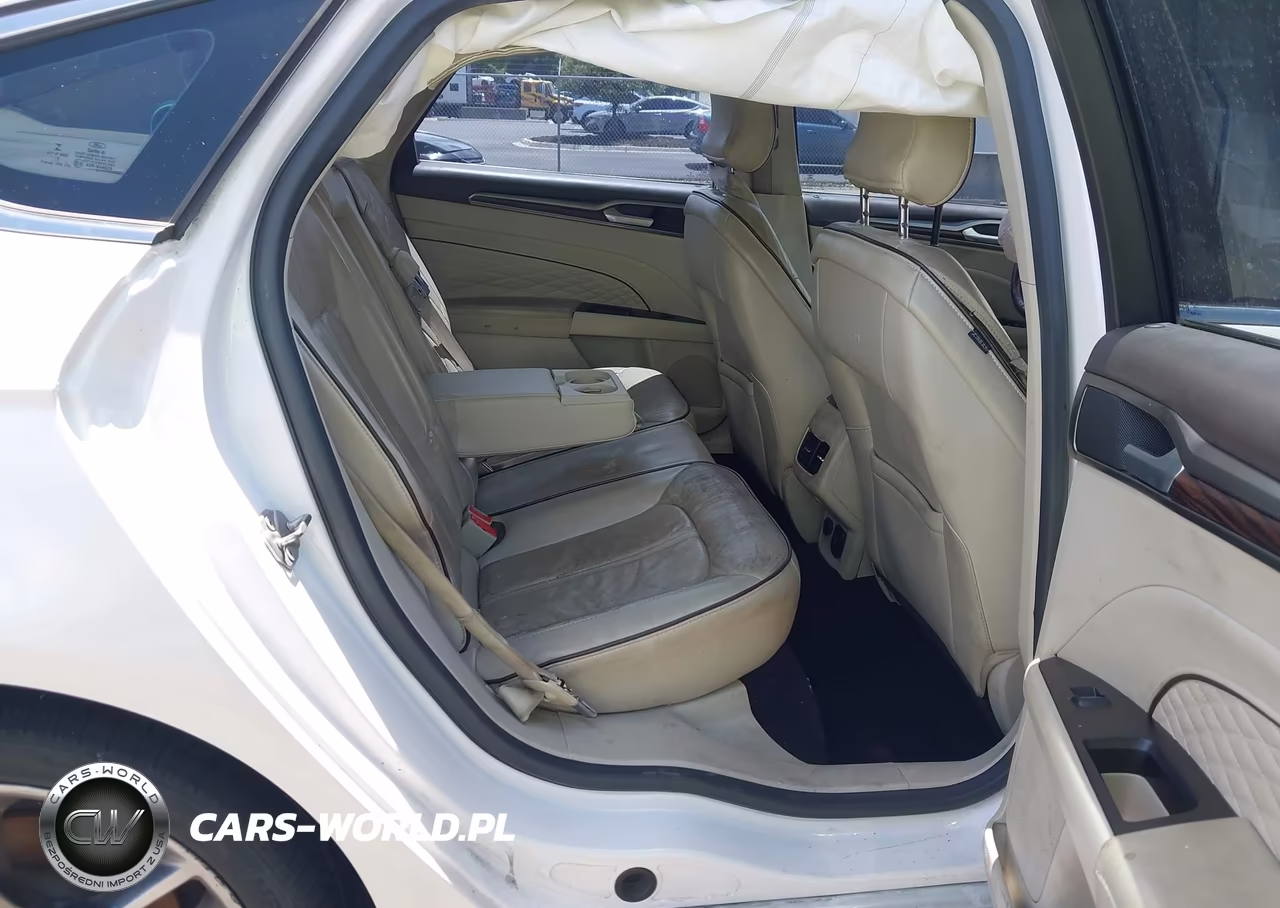 2017 Ford Fusion Platinum VIN:3FA6P0D92HR120608 - 8