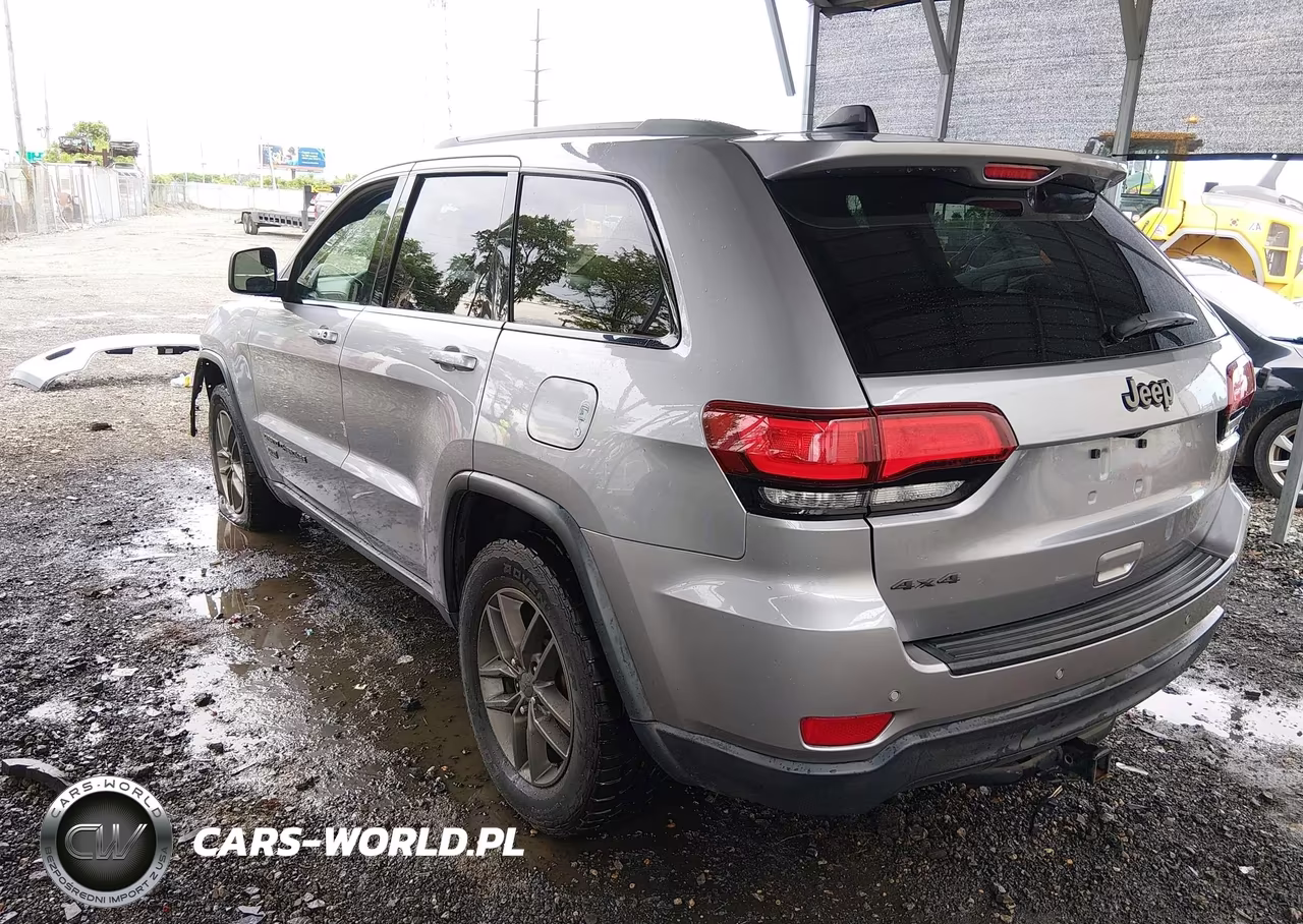 2016 Jeep Grand Cherokee 75Th Anniversary VIN:1C4RJFAG7GC389103 - 3