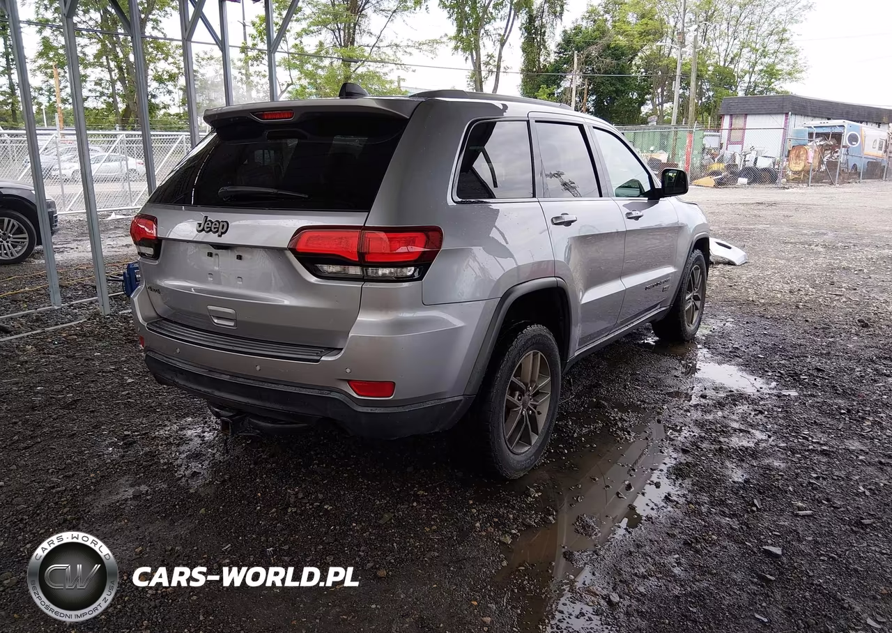 2016 Jeep Grand Cherokee 75Th Anniversary VIN:1C4RJFAG7GC389103 - 4