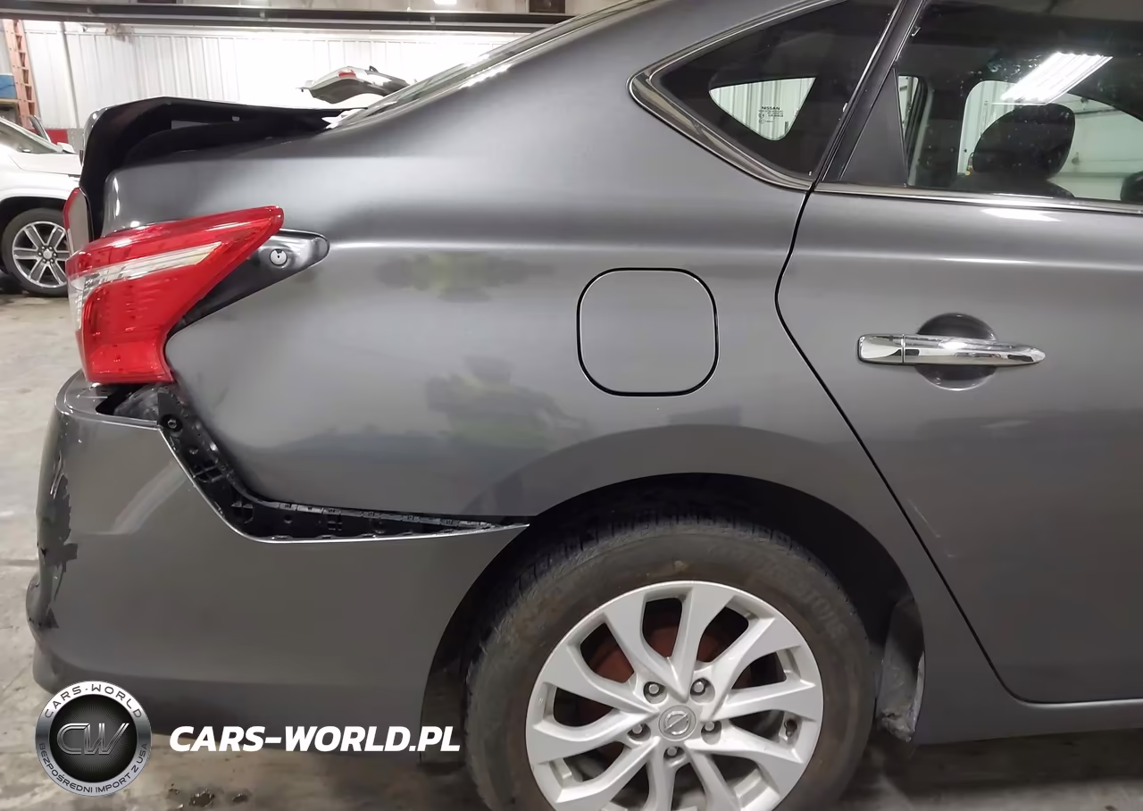 2018 Nissan Sentra S VIN:3N1AB7APXJL618128 - 17