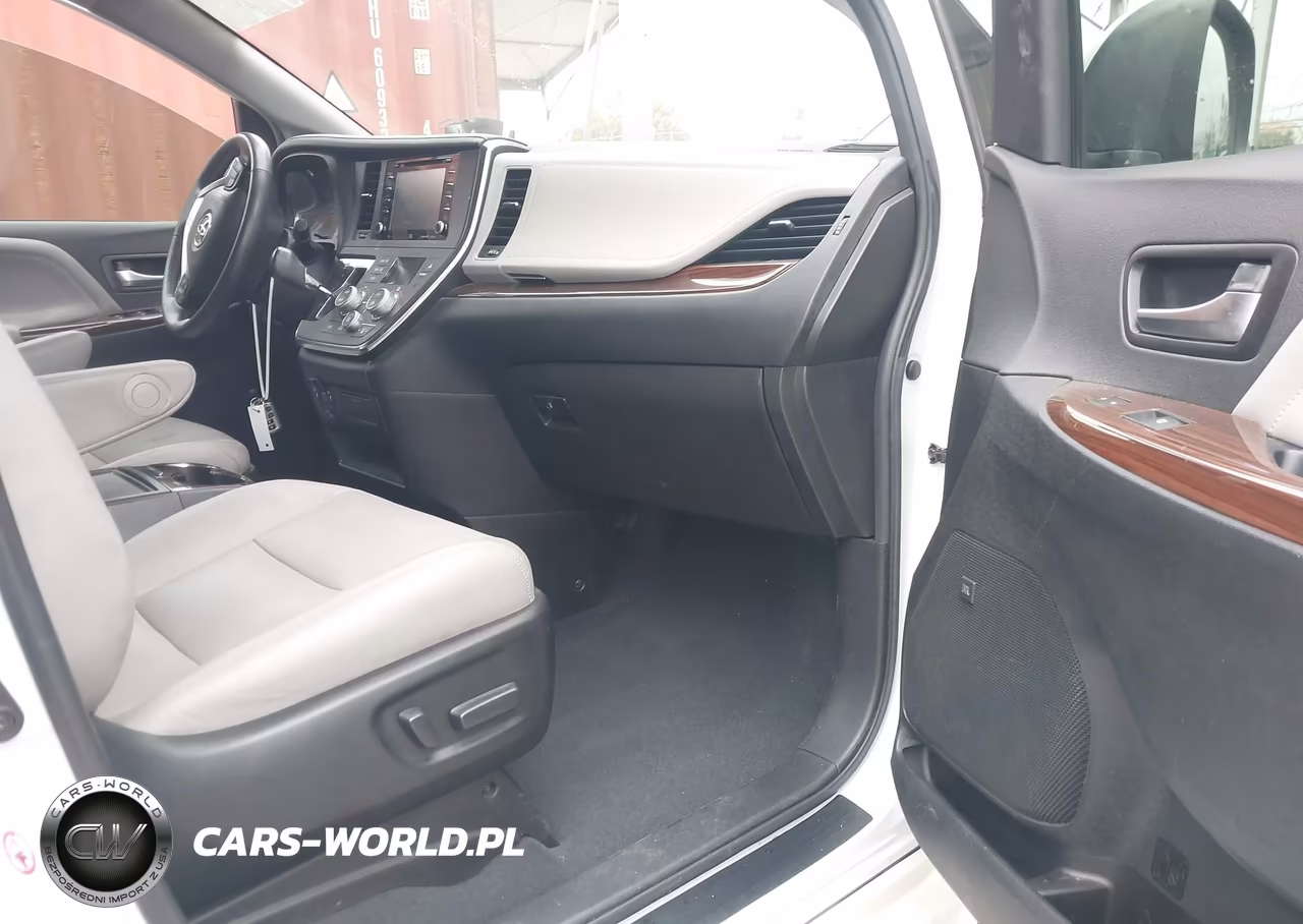 2019 Toyota Sienna Limited 7 Passenger VIN:5TDYZ3DC5KS997639 - 5