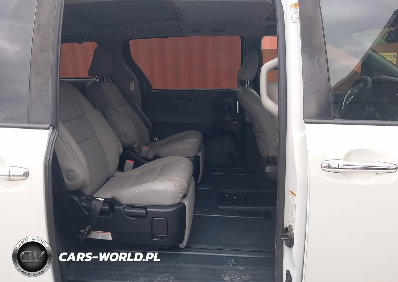 2019 Toyota Sienna Limited 7 Passenger VIN:5TDYZ3DC5KS997639 - 8