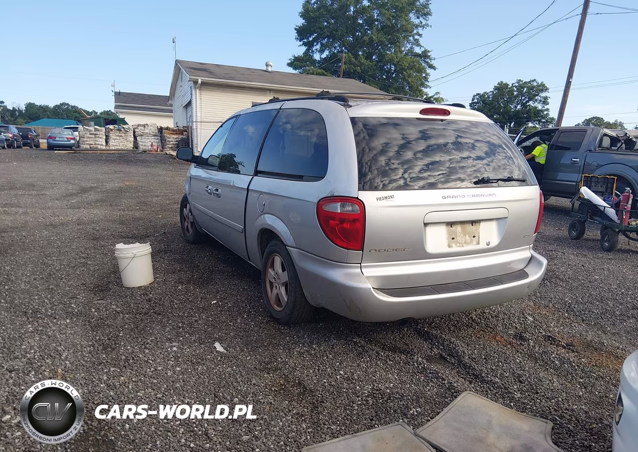 2005 Dodge Grand Caravan Sxt VIN:2D4GP44L95R186465 - 3