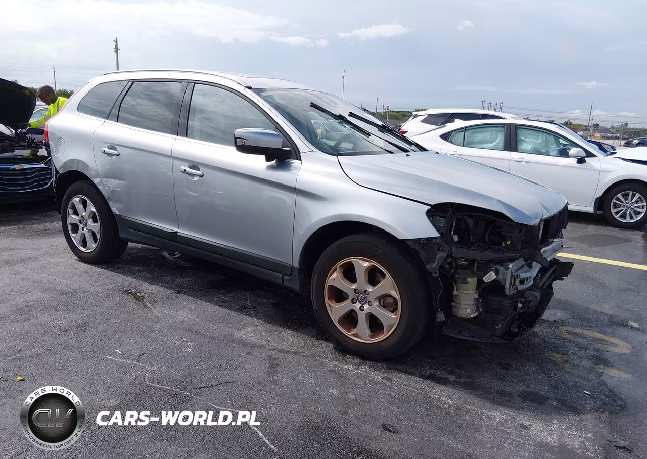 2013 Volvo Xc60 3.2 Premier – zdjęcie 1 z 17