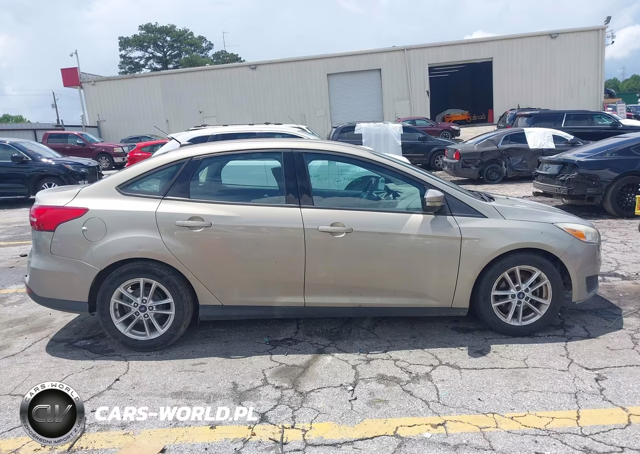 2016 Ford Focus Se VIN:1FADP3F23GL365259 - 12