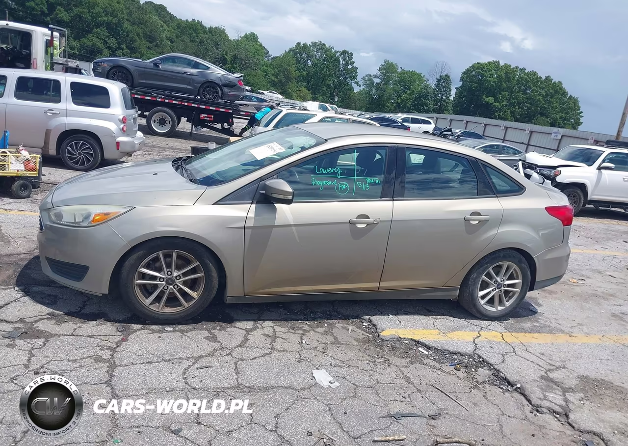 2016 Ford Focus Se VIN:1FADP3F23GL365259 - 13