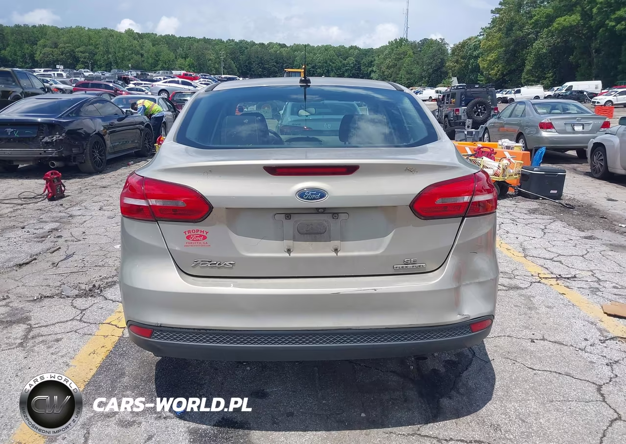 2016 Ford Focus Se VIN:1FADP3F23GL365259 - 15