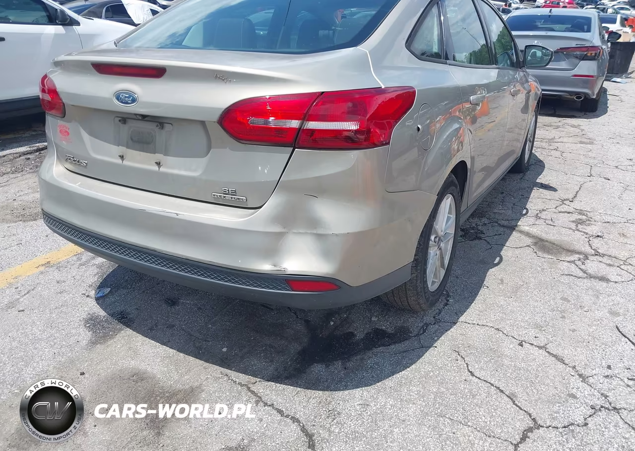 2016 Ford Focus Se VIN:1FADP3F23GL365259 - 6