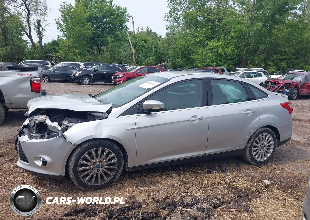 2012 Ford Focus Titanium VIN:1FAHP3J2XCL479763 - 14