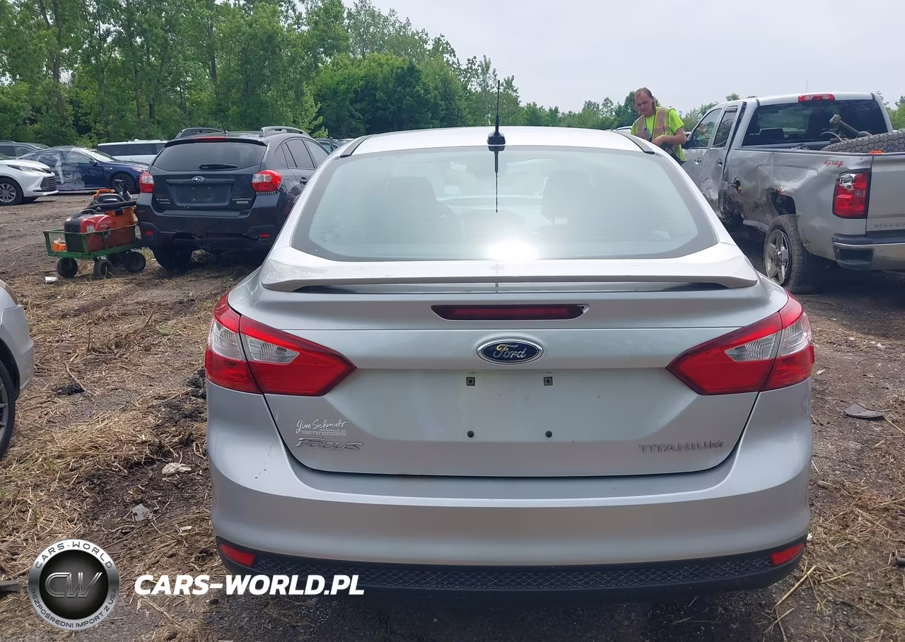 2012 Ford Focus Titanium VIN:1FAHP3J2XCL479763 - 16