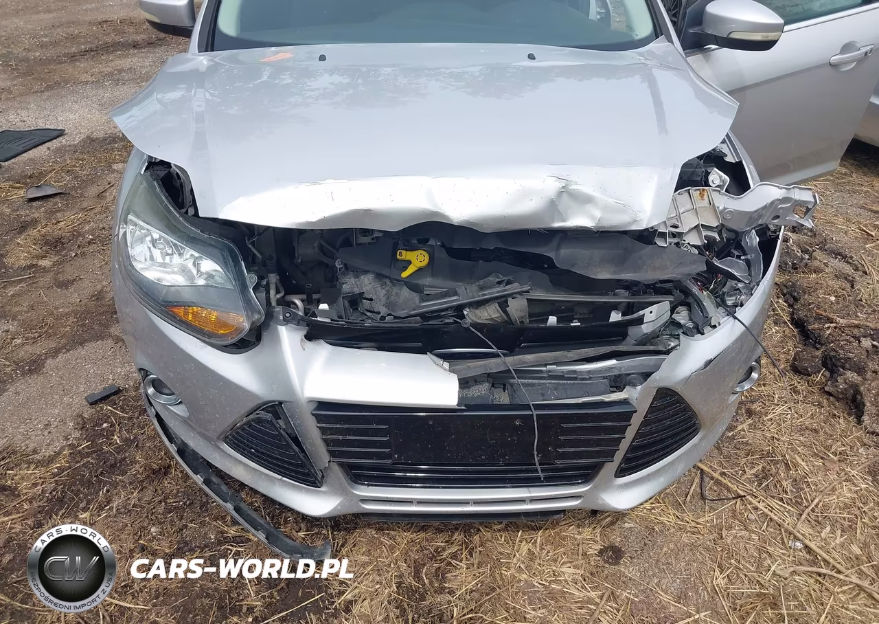2012 Ford Focus Titanium VIN:1FAHP3J2XCL479763 - 6