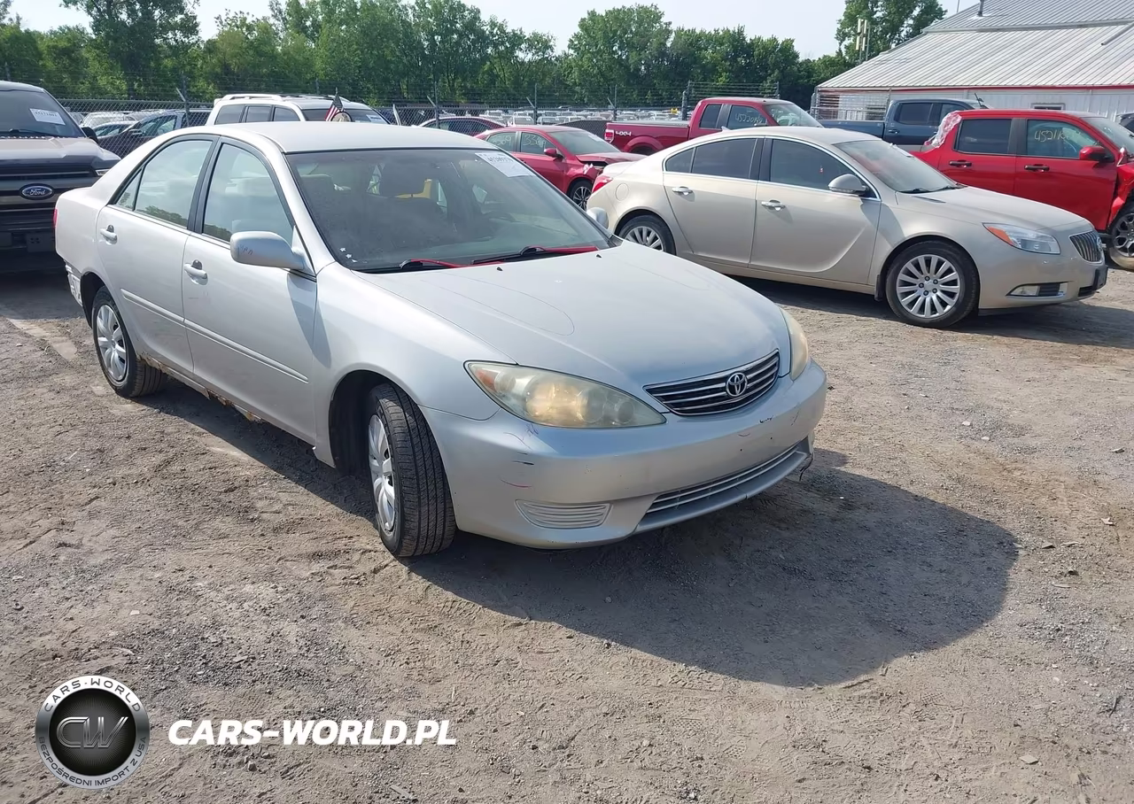 2005 Toyota Camry Le – zdjęcie 1 z 17