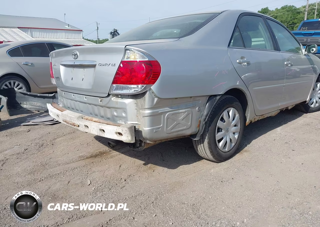 2005 Toyota Camry Le VIN:4T1BE32K05U558257 - 16